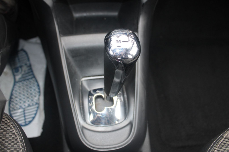 Photo 14 de l'offre de CITROEN C3 II CONFORT 1L4 HDI 70 CV CLIM AUDIO SAT MP3 RÃGULATEUR ROUE DE SECOURS BOITE AUTO à 8990€ chez Bougel transactions