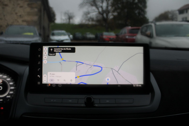 Photo 13 de l'offre de NISSAN QASHQAI VI N-DESIGN E-POWER 190 CV HYBRIDE GPS 3D I-COKPIT TOIT PANO JA 20 BOITE AUTO CVT à 34990€ chez Bougel transactions