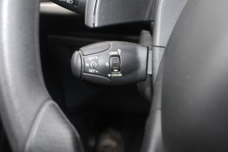 Photo 11 de l'offre de CITROEN C3 II CONFORT 1L4 HDI 70 CV CLIM AUDIO SAT MP3 RÃGULATEUR ROUE DE SECOURS BOITE AUTO à 8990€ chez Bougel transactions