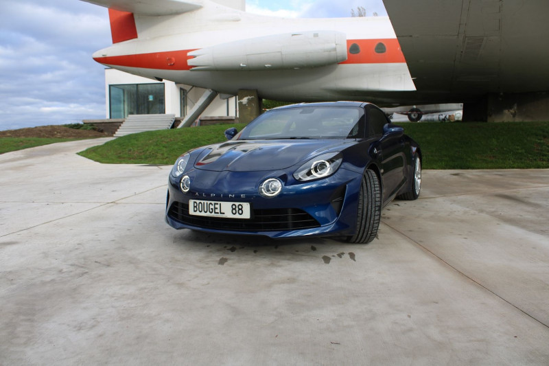 Photo 4 de l'offre de ALPINE A110 SPORT 1L8 TURBO 252 BOITE AUTO +PALETTE GPS CAMÃRA BACQUET FOCAL USB FULL LEDS à 58900€ chez Bougel transactions