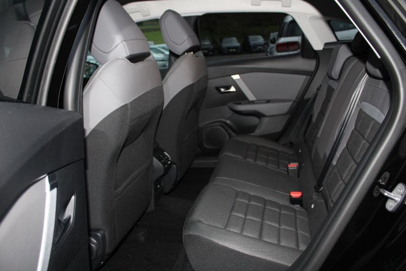 Photo 9 de l'offre de CITROEN C4 PHASE 5 COLLECTION HYBRIDE 145 CV GPS 3D CAMÃRA JA 18 I-COKPIT FULL LED BOITE AUTO DCS-6 à 23990€ chez Bougel transactions