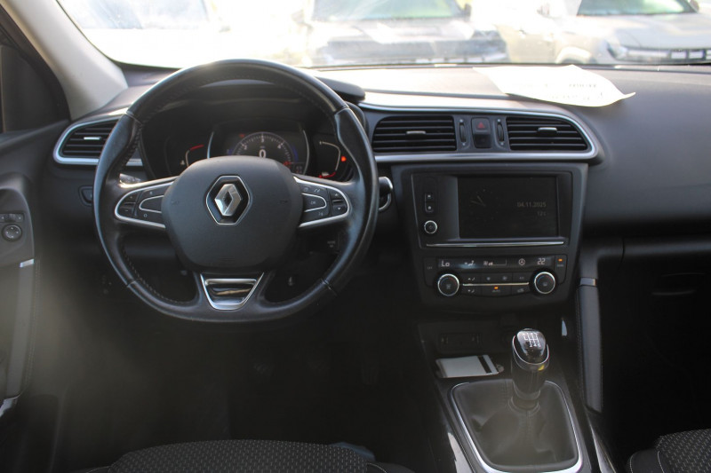 Photo 10 de l'offre de RENAULT KADJAR BUSINESS 1L5 DCI 110 CV GPS 3D CLIM AUDIO USB JA 17 RADAR BLUETOOTH RÃGULATEUR à 13990€ chez Bougel transactions