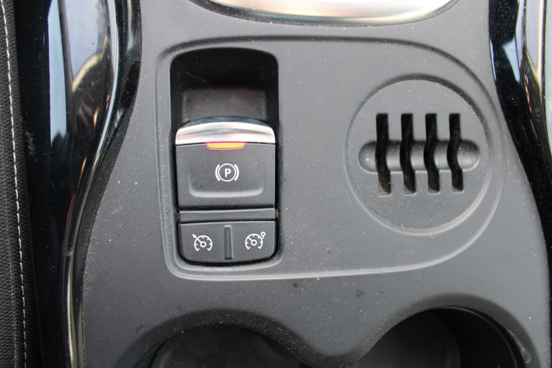 Photo 13 de l'offre de RENAULT KADJAR BUSINESS 1L5 DCI 110 CV GPS 3D CLIM AUDIO USB JA 17 RADAR BLUETOOTH RÃGULATEUR à 13990€ chez Bougel transactions