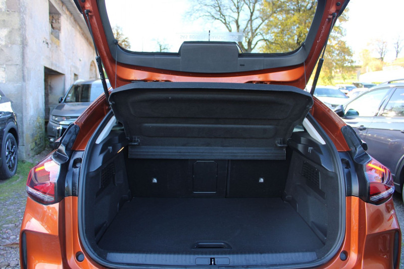 Photo 6 de l'offre de CITROEN C4 PHASE SHINE BLUEHDI 110 CV BOITE 6V DIESEL CUIR TOIT OUVRANT CAMÃRA 360 GPS FULL LEDS à 16990€ chez Bougel transactions