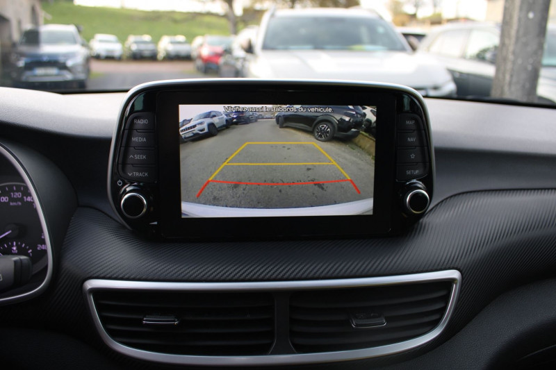 Photo 16 de l'offre de HYUNDAI TUCSON III 1L6 CRDI 115 CV INTUITIVE CAMÃRA GPS USB TOIT OUVRANT PANO ABS JANTES 19 BOITE 6 à 18990€ chez Bougel transactions