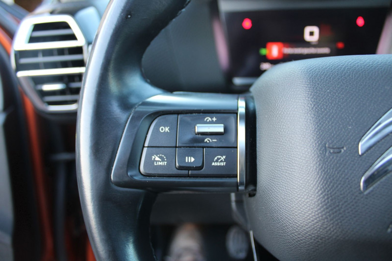 Photo 13 de l'offre de CITROEN C4 PHASE SHINE BLUEHDI 110 CV BOITE 6V DIESEL CUIR TOIT OUVRANT CAMÃRA 360 GPS FULL LEDS à 16990€ chez Bougel transactions