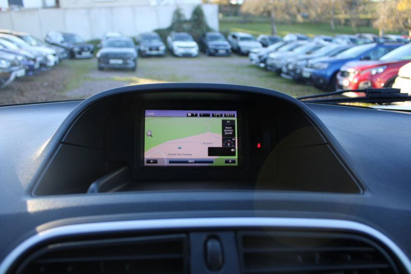 Photo 14 de l'offre de RENAULT KANGOO III EXPRESS AFFAIRE EXTRA R-LINK DCI 90 CV GPS 3D RE RADAR GRIP CONTROL BLUETOOTH RÃGULATEUR à 12990€ chez Bougel transactions