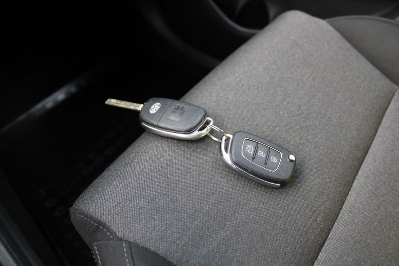 Photo 19 de l'offre de HYUNDAI TUCSON III 1L6 CRDI 115 CV INTUITIVE CAMÃRA GPS USB TOIT OUVRANT PANO ABS JANTES 19 BOITE 6 à 18990€ chez Bougel transactions