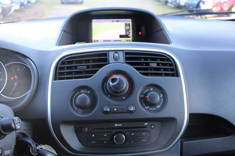 Photo 13 de l'offre de RENAULT KANGOO III EXPRESS AFFAIRE EXTRA R-LINK DCI 90 CV GPS 3D RE RADAR GRIP CONTROL BLUETOOTH RÃGULATEUR à 12990€ chez Bougel transactions