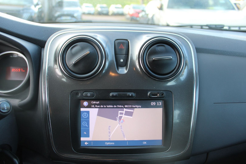 Photo 10 de l'offre de DACIA SANDERO III TCE 90 CV STEPWAY CLIM AUDIO MP3 USB RADAR BLUETOOTH ROUE DE SECOURS RÃGULATEUR à 10990€ chez Bougel transactions