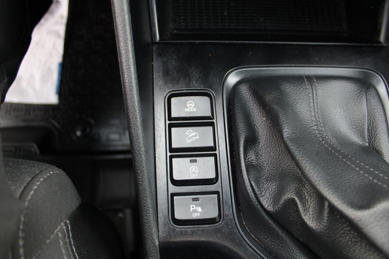 Photo 18 de l'offre de HYUNDAI TUCSON III 1L6 CRDI 115 CV INTUITIVE CAMÃRA GPS USB TOIT OUVRANT PANO ABS JANTES 19 BOITE 6 à 18990€ chez Bougel transactions