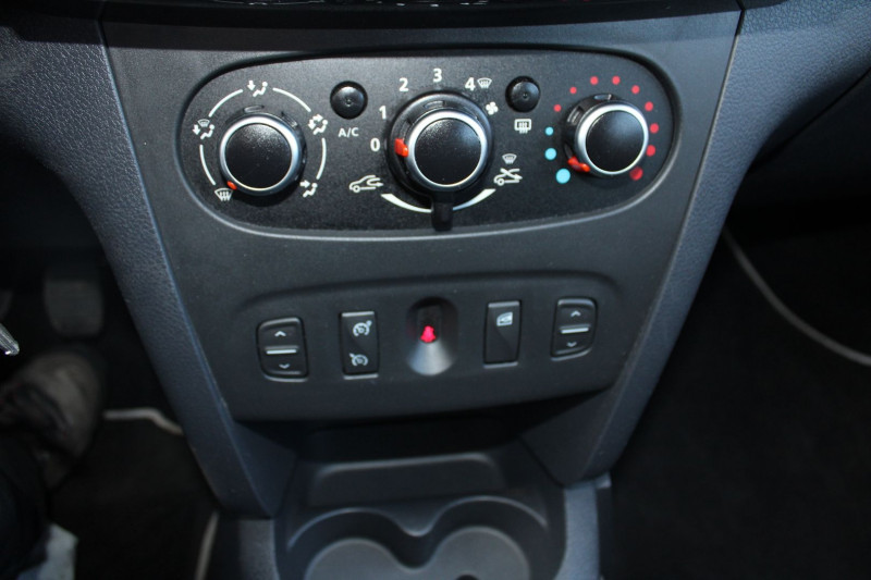 Photo 11 de l'offre de DACIA SANDERO III TCE 90 CV STEPWAY CLIM AUDIO MP3 USB RADAR BLUETOOTH ROUE DE SECOURS RÃGULATEUR à 10990€ chez Bougel transactions