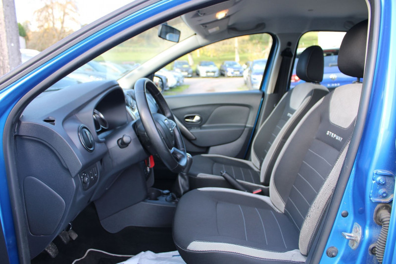 Photo 7 de l'offre de DACIA SANDERO III TCE 90 CV STEPWAY CLIM AUDIO MP3 USB RADAR BLUETOOTH ROUE DE SECOURS RÃGULATEUR à 10990€ chez Bougel transactions