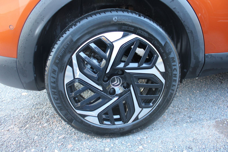 Photo 7 de l'offre de CITROEN C4 PHASE SHINE BLUEHDI 110 CV BOITE 6V DIESEL CUIR TOIT OUVRANT CAMÃRA 360 GPS FULL LEDS à 16990€ chez Bougel transactions