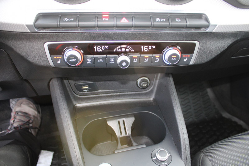 Photo 15 de l'offre de AUDI Q2 S-LINE 35 TFSI 150 CV CAMÃRA FULL LED GPS 3D PK HIVER JA 17 BOITE AUTO S-TRONIC à 27990€ chez Bougel transactions