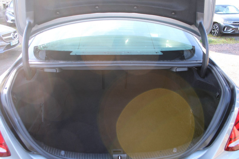 Photo 6 de l'offre de MERCEDES-BENZ CLASSE C (W205) 200 CDI FASCINATION "PACK AMG" GPS 3D CAMÃRA FULL LED USB JA 18 BOITE 7G-TRONIC à 18990€ chez Bougel transactions