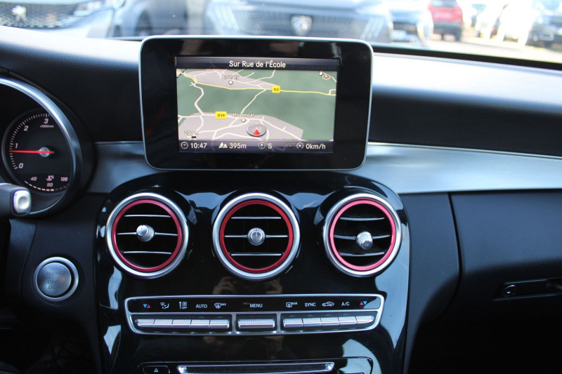 Photo 13 de l'offre de MERCEDES-BENZ CLASSE C (W205) 200 CDI FASCINATION "PACK AMG" GPS 3D CAMÃRA FULL LED USB JA 18 BOITE 7G-TRONIC à 18990€ chez Bougel transactions