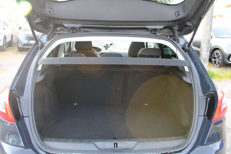 Photo 6 de l'offre de PEUGEOT 308 III 1L6 BLUEHDI 100 CV STYLE CAMÃRA TOIT PANO RÃGULATEUR BLUETOOTH GPS LINK USB JA17 à 11990€ chez Bougel transactions