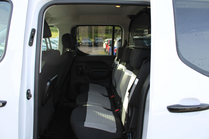 Photo 9 de l'offre de CITROEN BERLINGO 5 PLUS BLUE HDI 130 CV GPS CARPLAY CAMÃRA I-COKPIT FULL LED JA 16 BOITE AUTO EAT-8 à 26990€ chez Bougel transactions