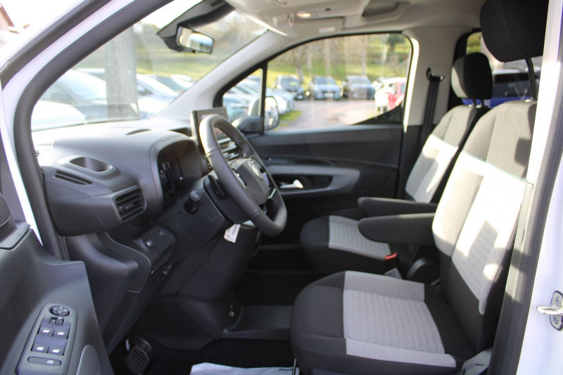 Photo 8 de l'offre de CITROEN BERLINGO 5 PLUS BLUE HDI 130 CV GPS CARPLAY CAMÃRA I-COKPIT FULL LED JA 16 BOITE AUTO EAT-8 à 26990€ chez Bougel transactions