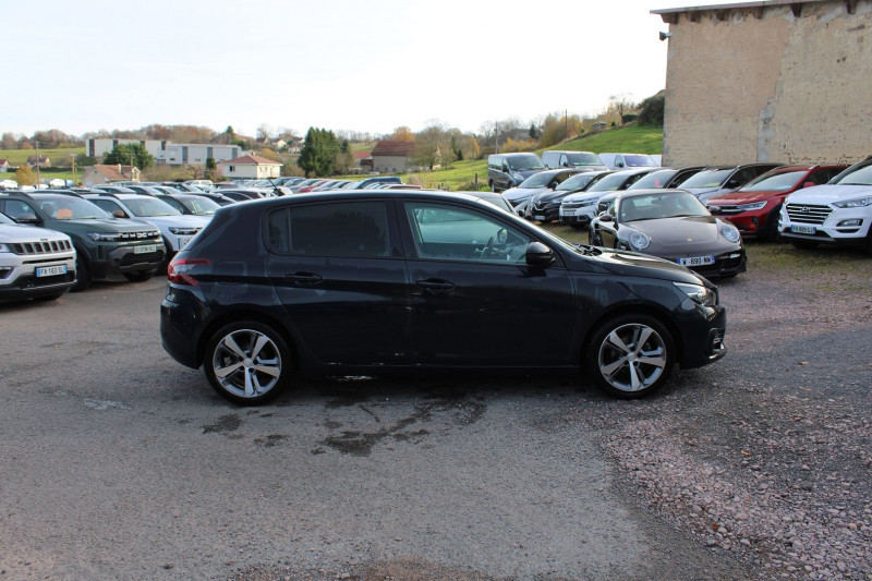 Photo 5 de l'offre de PEUGEOT 308 III 1L6 BLUEHDI 100 CV STYLE CAMÃRA TOIT PANO RÃGULATEUR BLUETOOTH GPS LINK USB JA17 à 11990€ chez Bougel transactions