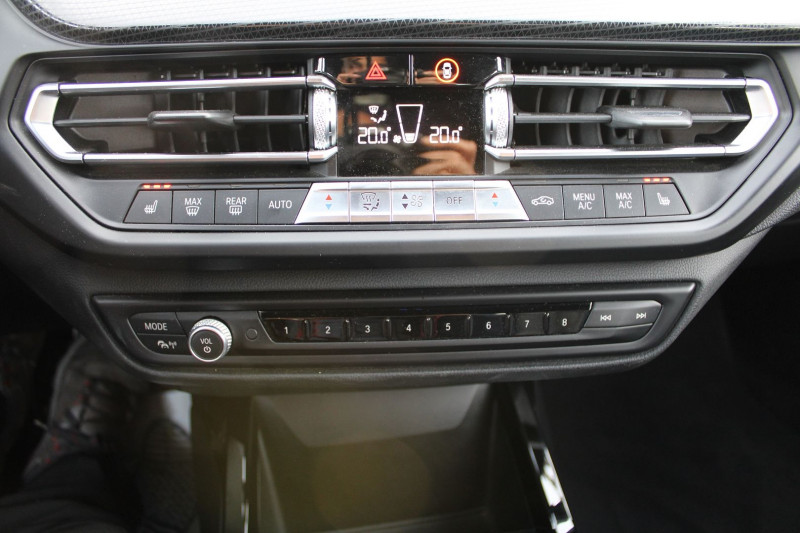 Photo 19 de l'offre de BMW SERIE 1 (F40) 118D 150CH M SPORT à 24900€ chez Bougel transactions