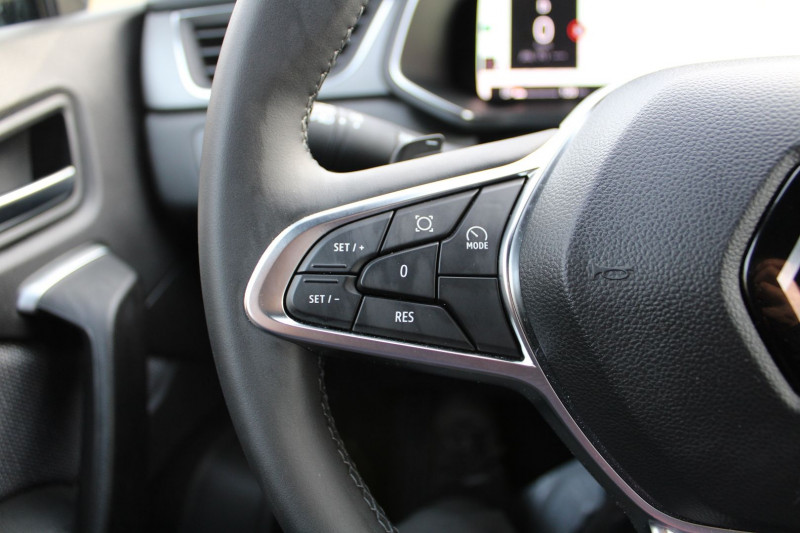 Photo 12 de l'offre de RENAULT CAPTUR 5 TCE 160 CV TECHNO HYBRIDE GPS 3D CAMÃRA USB JA 18 I-COKPIT FULL LED BOITE AUTO à 25990€ chez Bougel transactions