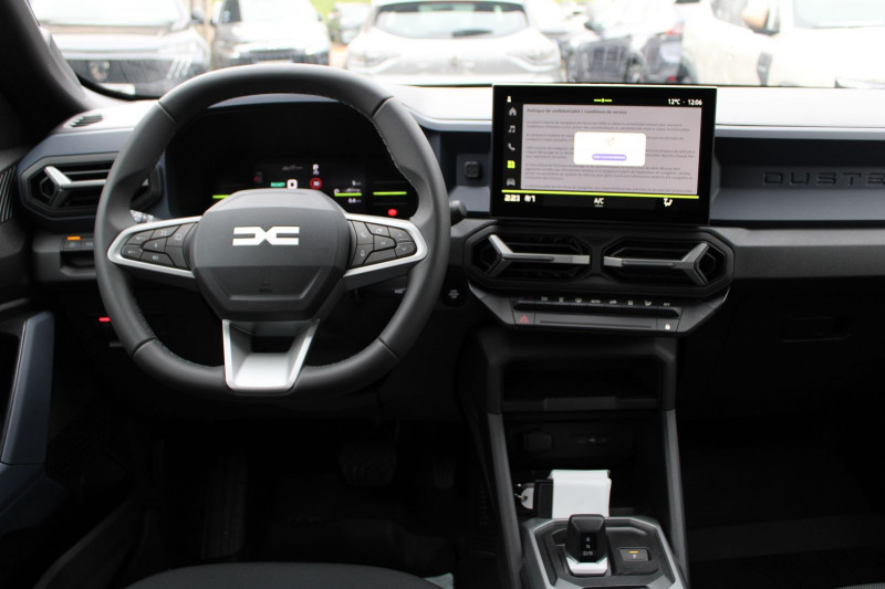 Photo 10 de l'offre de DACIA DUSTER VI JOURNEY 140 CV HYBRIDE GPS 3D CLIM CAMÃRA USB JA 18 I-COKPIT FULL LED BOITE AUTO à 25990€ chez Bougel transactions