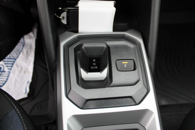 Photo 15 de l'offre de DACIA DUSTER VI JOURNEY 140 CV HYBRIDE GPS 3D CLIM CAMÃRA USB JA 18 I-COKPIT FULL LED BOITE AUTO à 25990€ chez Bougel transactions
