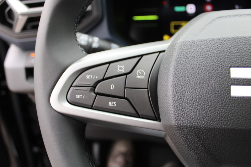 Photo 11 de l'offre de DACIA DUSTER VI JOURNEY 140 CV HYBRIDE GPS 3D CLIM CAMÃRA USB JA 18 I-COKPIT FULL LED BOITE AUTO à 25990€ chez Bougel transactions